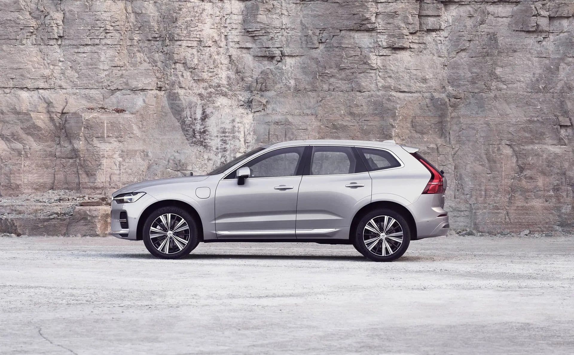 volvo-xc60-ultimate-exterier-payless-lease.jpg