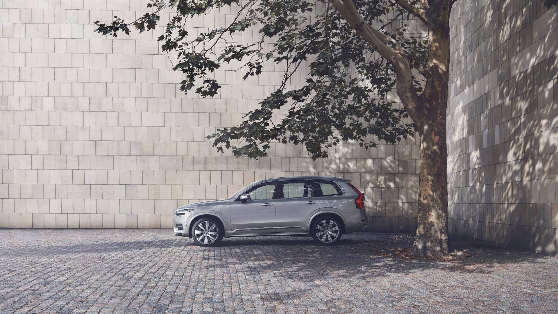 operativny-leasing-auta-volvo-xc90-plus