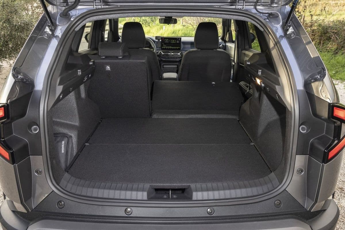 dacia-duster-journey-kufor-payless-lease.jpg