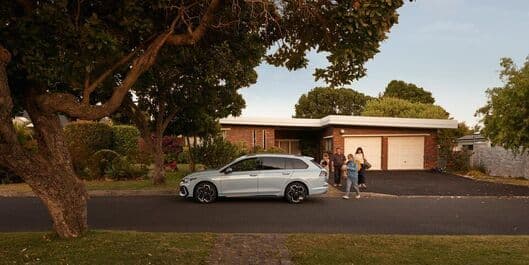 volkswagen-golf-variant-exterier-payless-lease.jpg