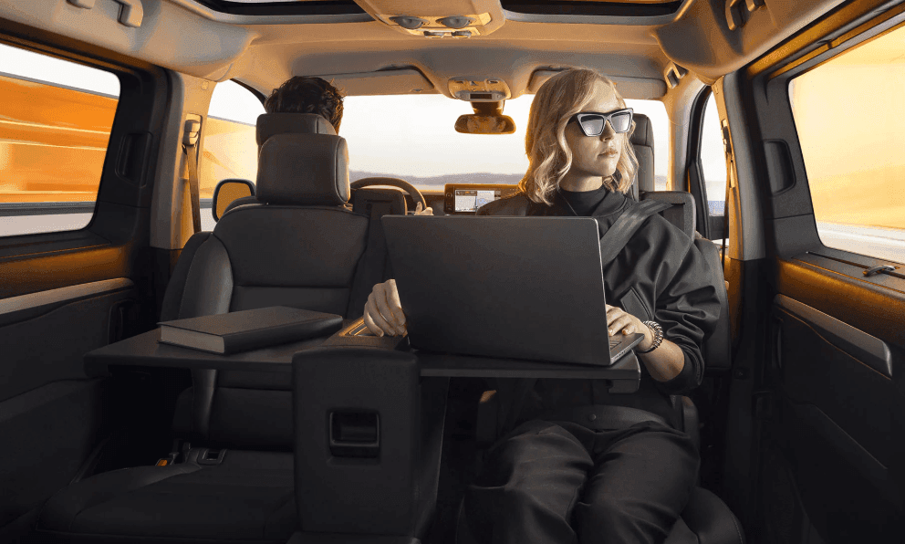 peugeot-traveller-sedadla-payless-lease.png