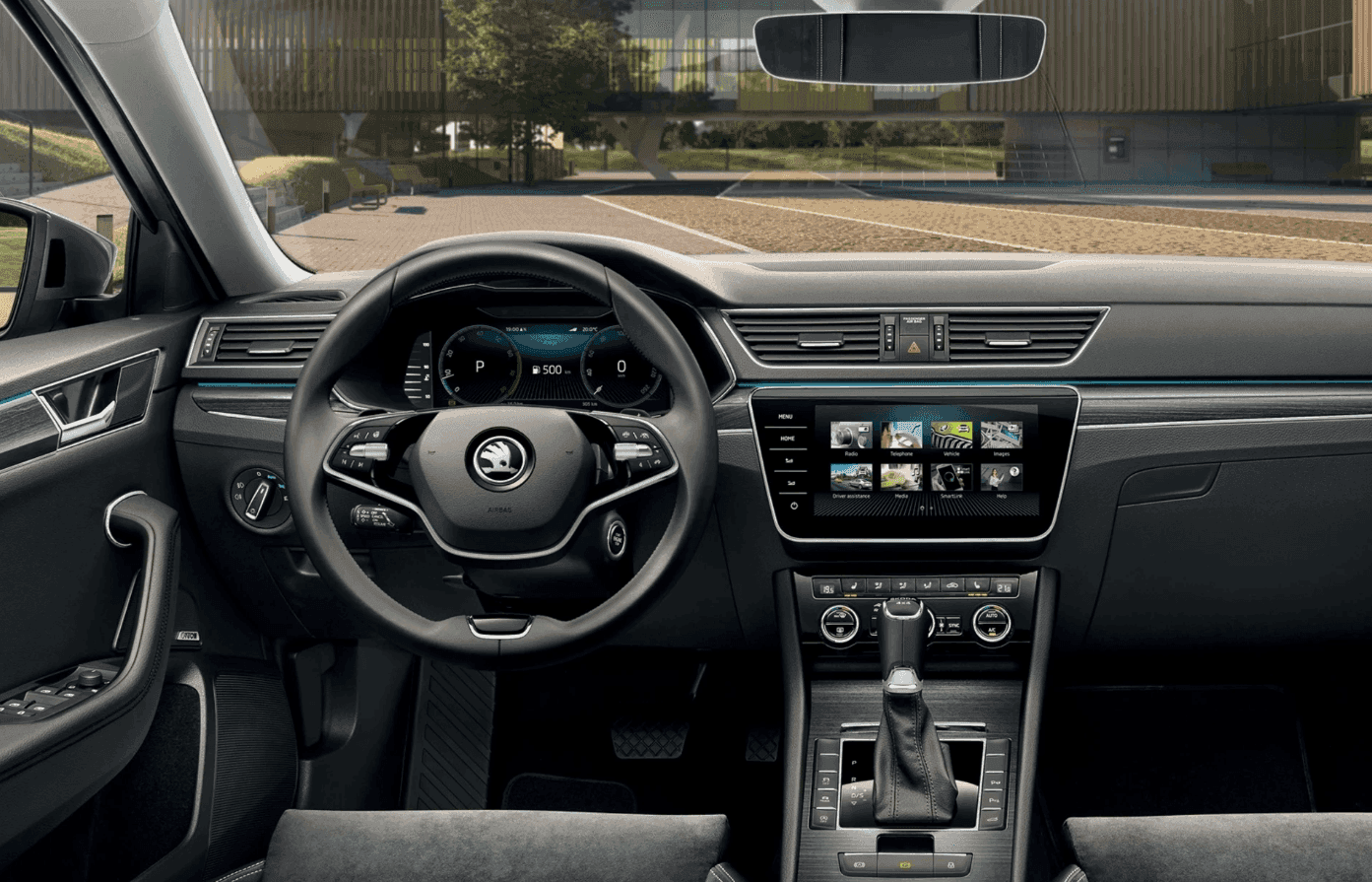 skoda-superb-combi-interier-payless-lease.png