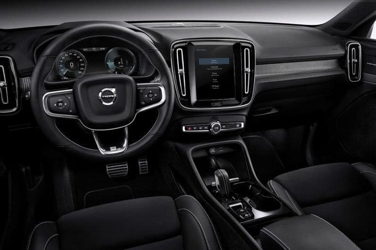 volvo-xc40-interier-payless-lease.jpg